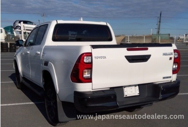 
								TOYOTA HILUX Z GR SPORTS full									