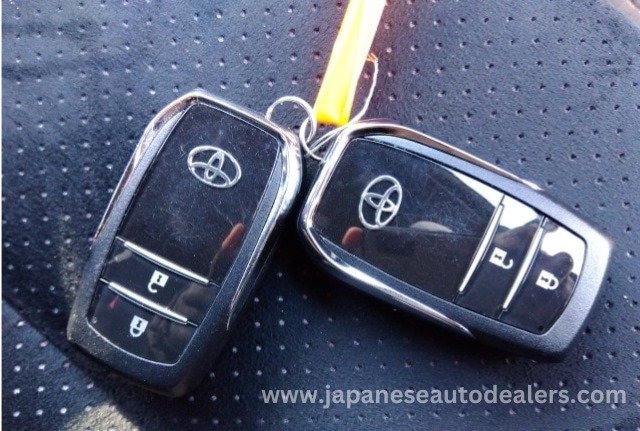 
								TOYOTA HILUX Z GR SPORTS full									