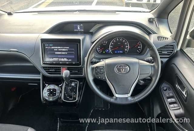 
								TOYOTA NOAH SI full									