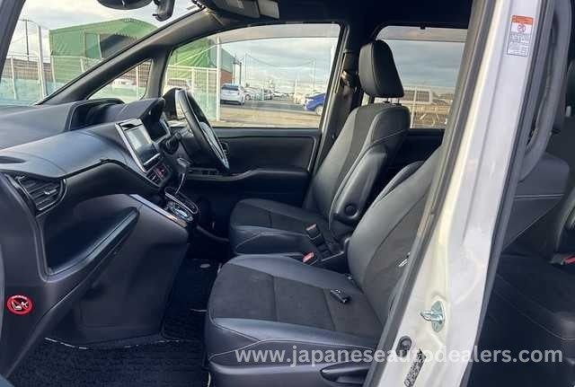 
								TOYOTA NOAH SI full									