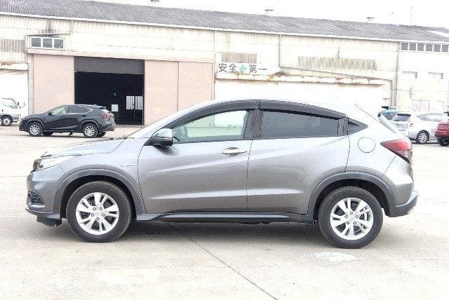 
								HONDA VEZEL HYBRID full									