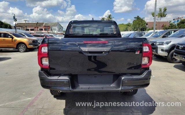 
								Toyota Hilux 2.8 GR Double Cab full									