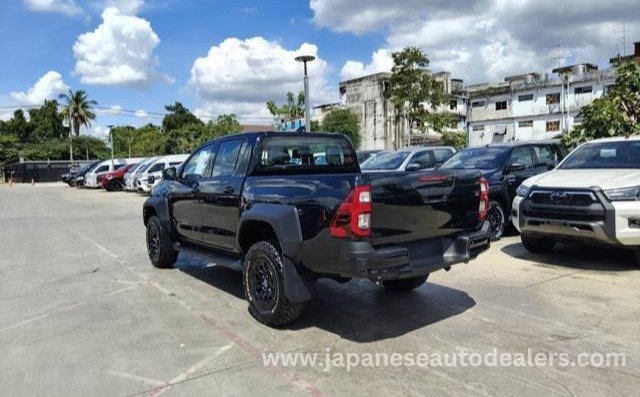 
								Toyota Hilux 2.8 GR Double Cab full									