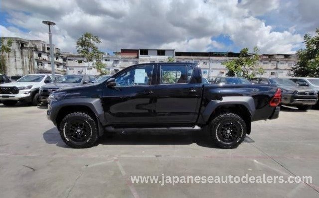 
								Toyota Hilux 2.8 GR Double Cab full									