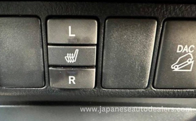 
								Toyota Hilux 2.8 GR-S full									