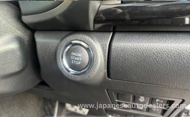 
								Toyota Hilux 2.8 GR-S full									