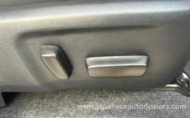 
								Toyota Hilux 2.8 GR-S full									