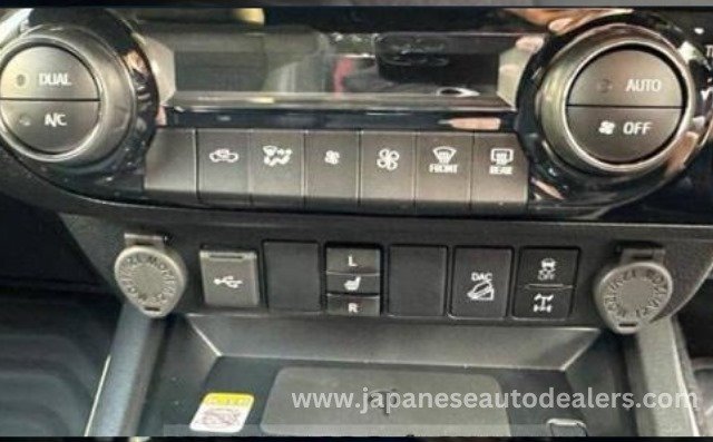 
								Toyota Hilux 2.8 GR-S full									