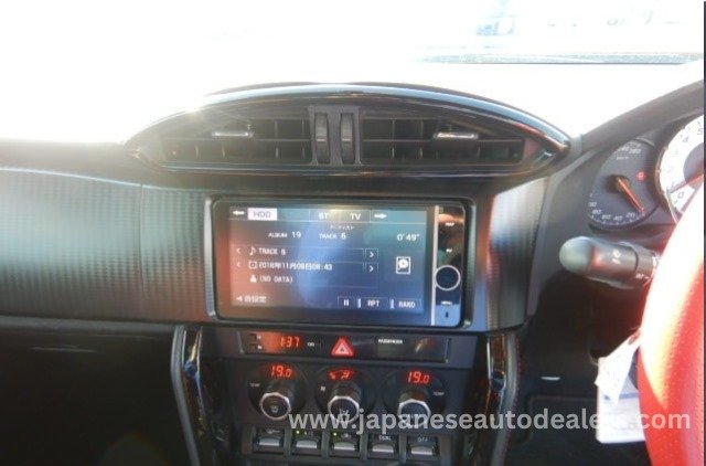 
								TOYOTA 86 GT full									