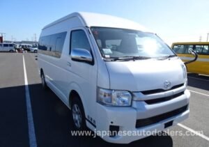 TOYOTA HIACE COMMUTER
