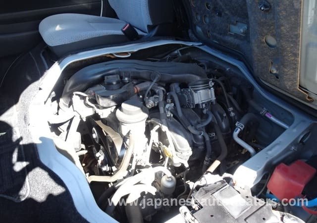 
								TOYOTA HIACE COMMUTER full									