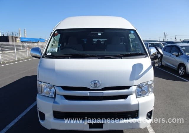 
								TOYOTA HIACE COMMUTER full									