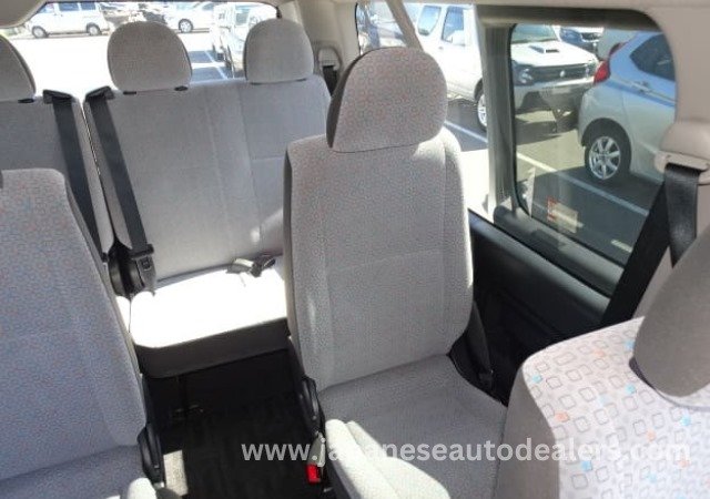 
								TOYOTA HIACE COMMUTER full									