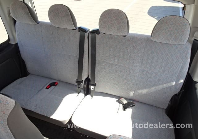 
								TOYOTA HIACE COMMUTER full									