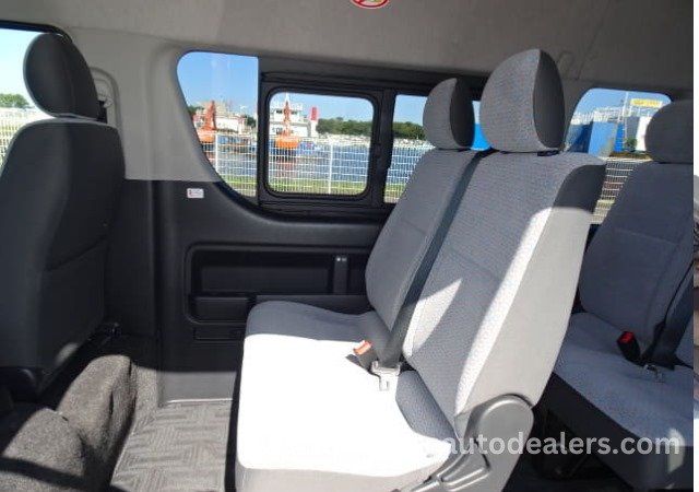 
								TOYOTA HIACE COMMUTER full									