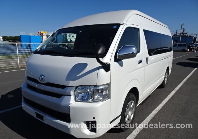 
								TOYOTA HIACE COMMUTER full									
