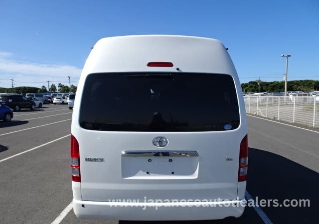 
								TOYOTA HIACE COMMUTER full									