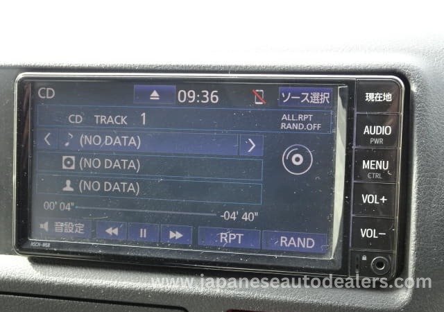 
								TOYOTA HIACE COMMUTER full									