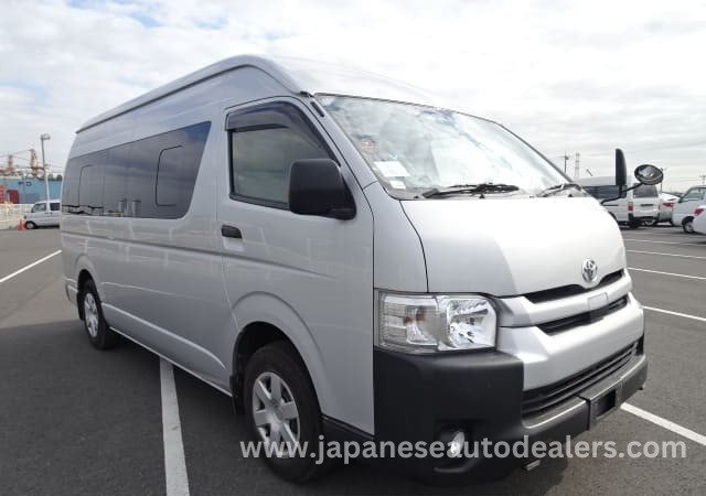 
								TOYOTA HIACE COMMUTER full									