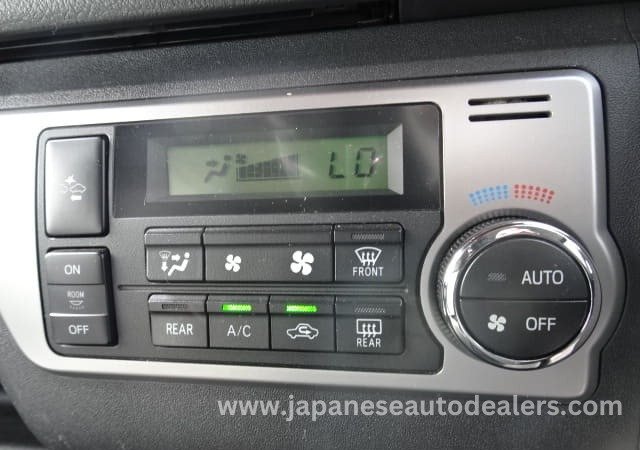 
								TOYOTA HIACE COMMUTER full									
