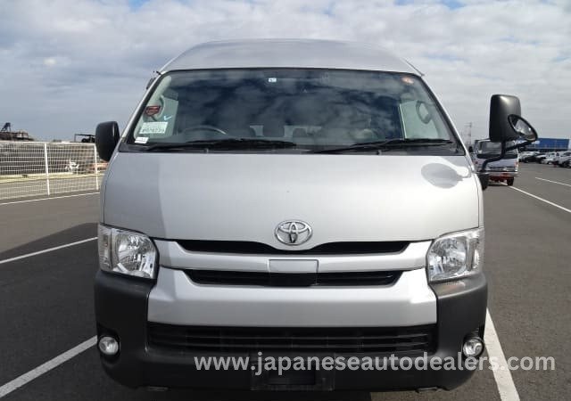 
								TOYOTA HIACE COMMUTER full									