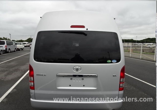 
								TOYOTA HIACE COMMUTER full									