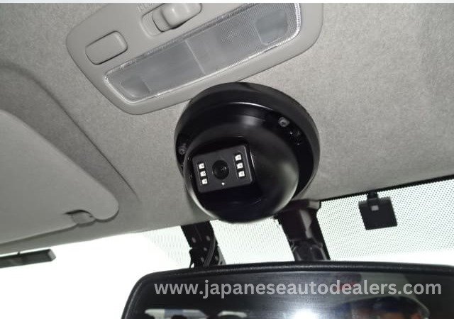 
								TOYOTA HIACE COMMUTER full									