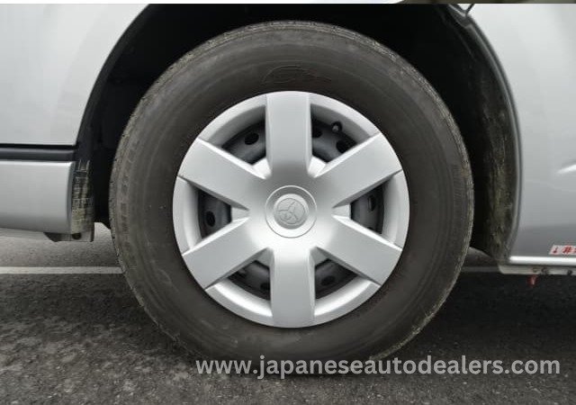 
								TOYOTA HIACE COMMUTER full									