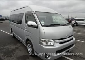 TOYOTA HIACE COMMUTER
