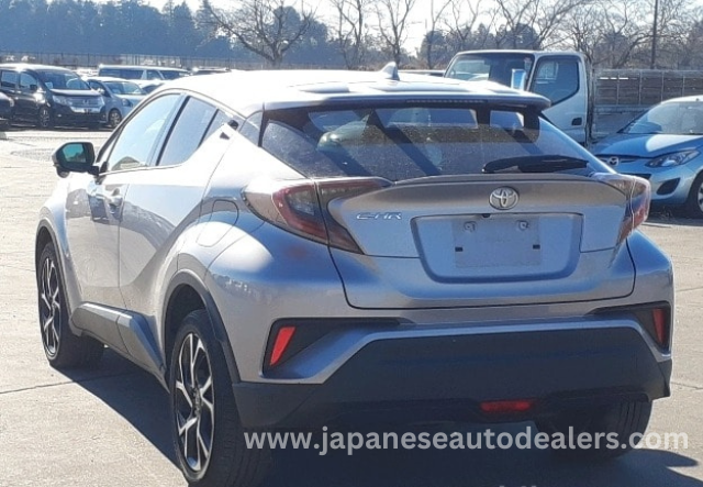 
								Toyota C-HR full									