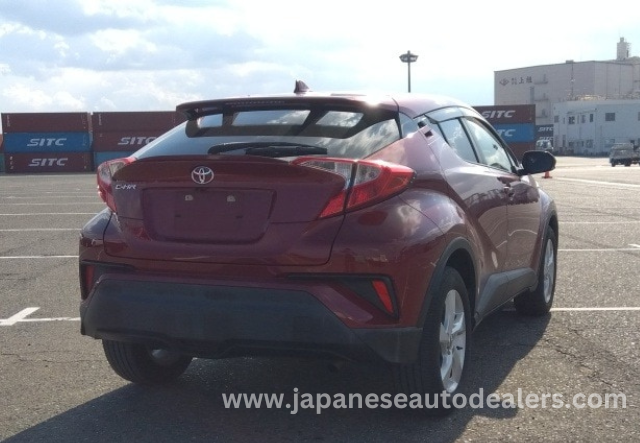 
								Toyota C-HR full									