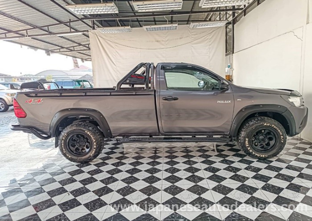 
								TOYOTA HILUX SINGLE CAB full									