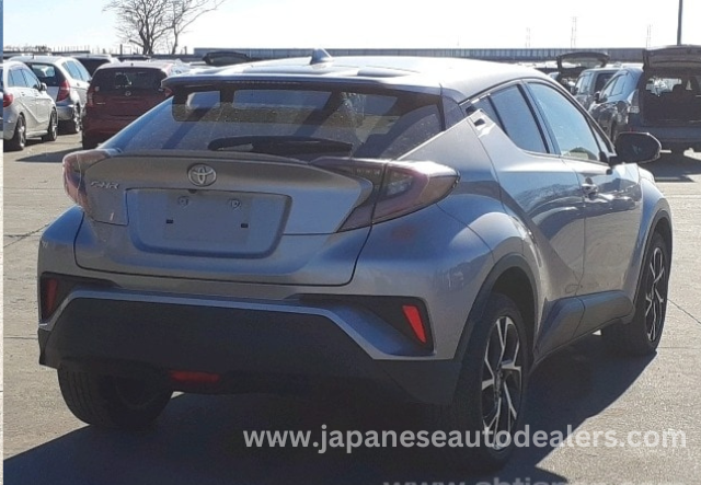 
								Toyota C-HR full									
