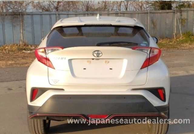 
								Toyota C-HR full									