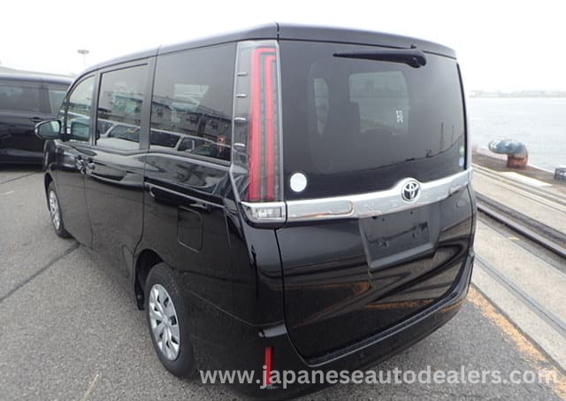 
								Toyota Noah X full									