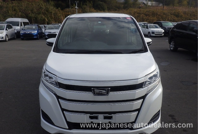 
								TOYOTA NOAH full									