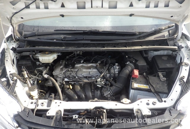 
								TOYOTA NOAH full									