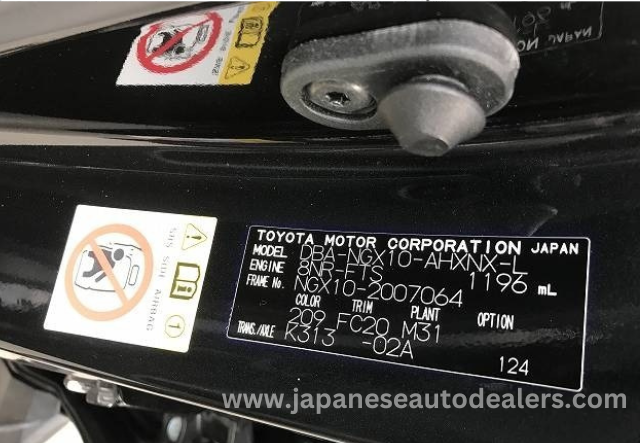 
								Toyota C-HR full									