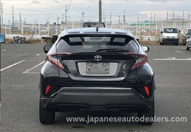 
								Toyota C-HR full									