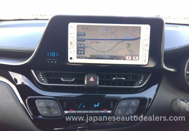 
								Toyota C-HR full									