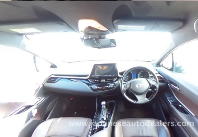 
								Toyota C-HR full									