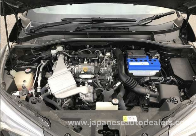 
								Toyota C-HR full									