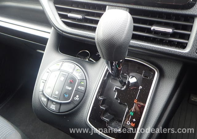 
								Toyota Noah X full									