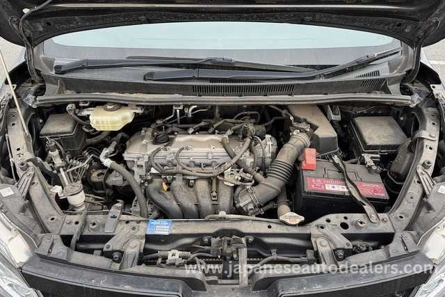 
								TOYOTA VOXY full									