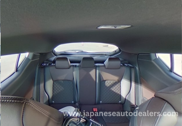 
								Toyota C-HR full									