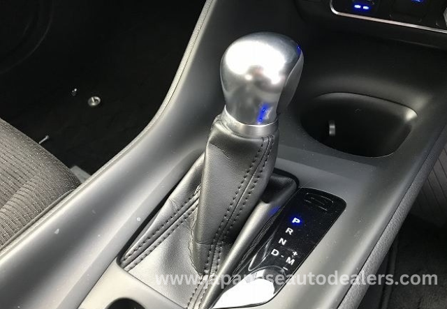 
								Toyota C-HR full									