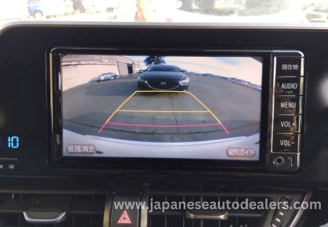 
								Toyota C-HR full									