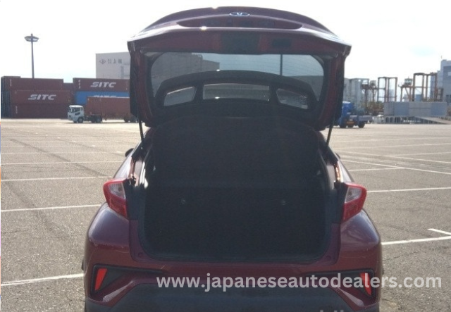 
								Toyota C-HR full									