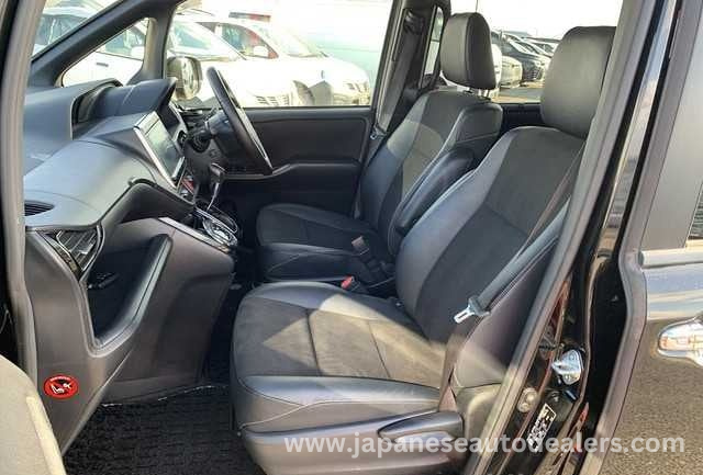 
								TOYOTA NOAH full									
