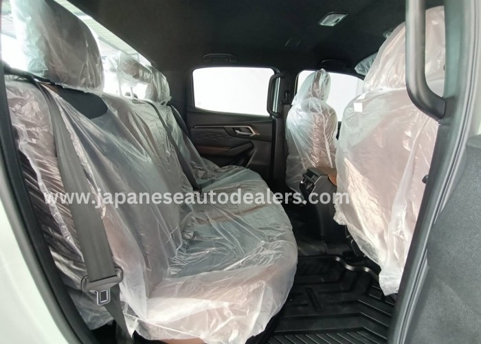 
								ISUZU Double Cab 3.0 4WD AT (White) full									